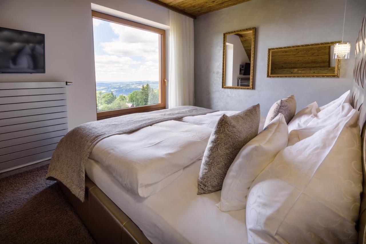 Wellness Hotel V Nebi Korenov Bagian luar foto