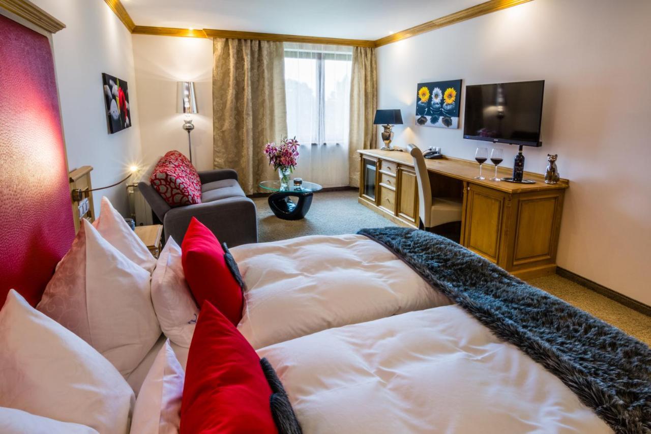 Wellness Hotel V Nebi Korenov Bagian luar foto