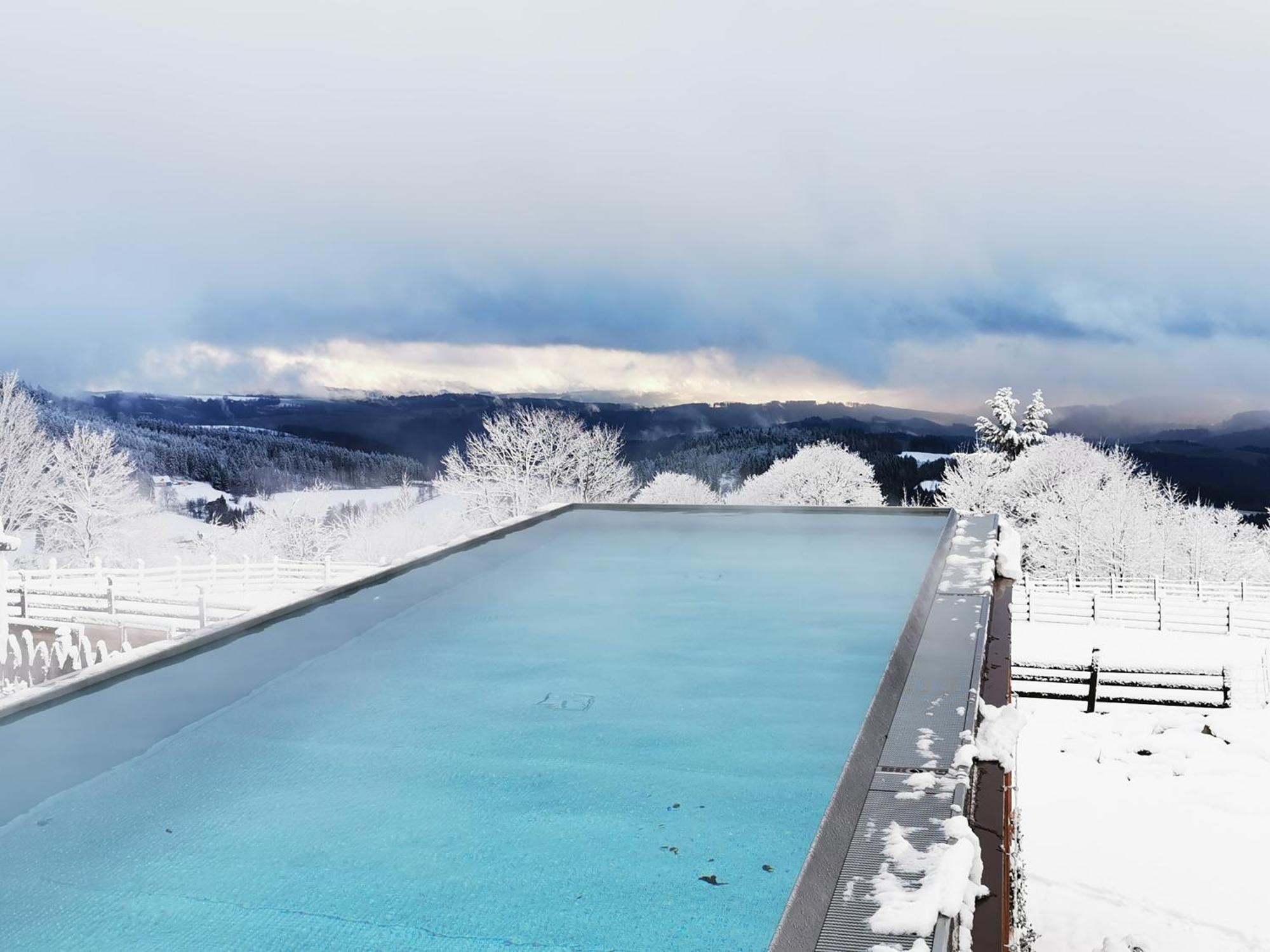 Wellness Hotel V Nebi Korenov Bagian luar foto