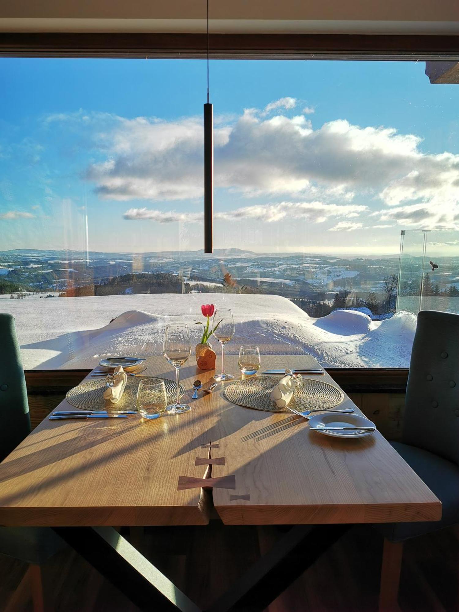 Wellness Hotel V Nebi Korenov Bagian luar foto