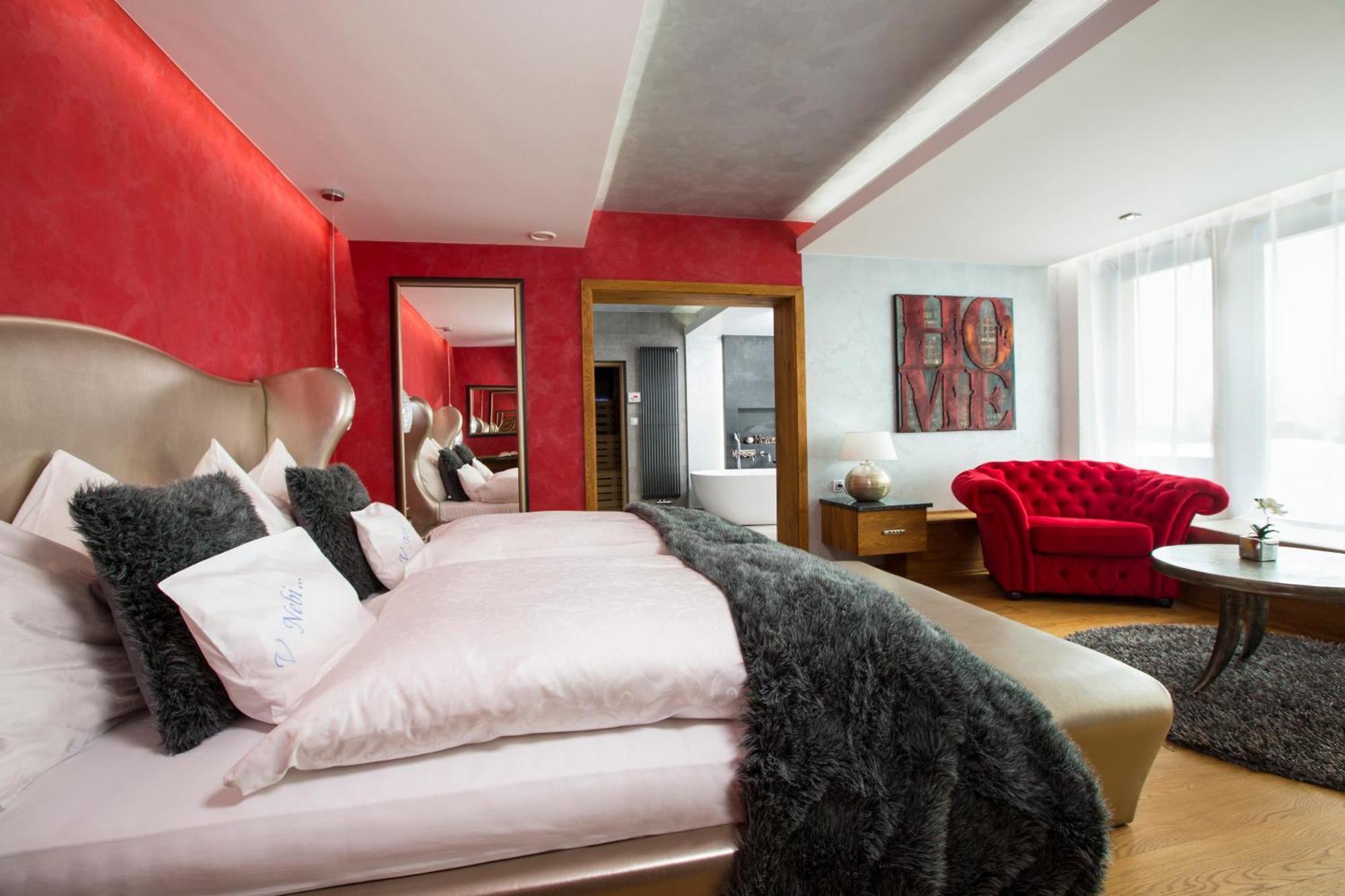Wellness Hotel V Nebi Korenov Bagian luar foto