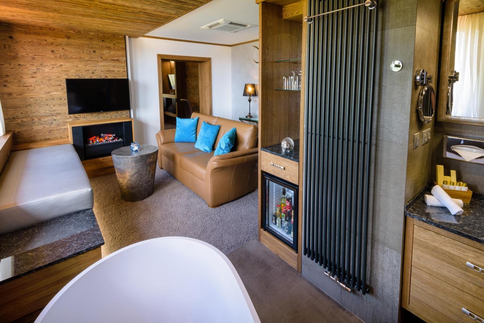 Wellness Hotel V Nebi Korenov Bagian luar foto