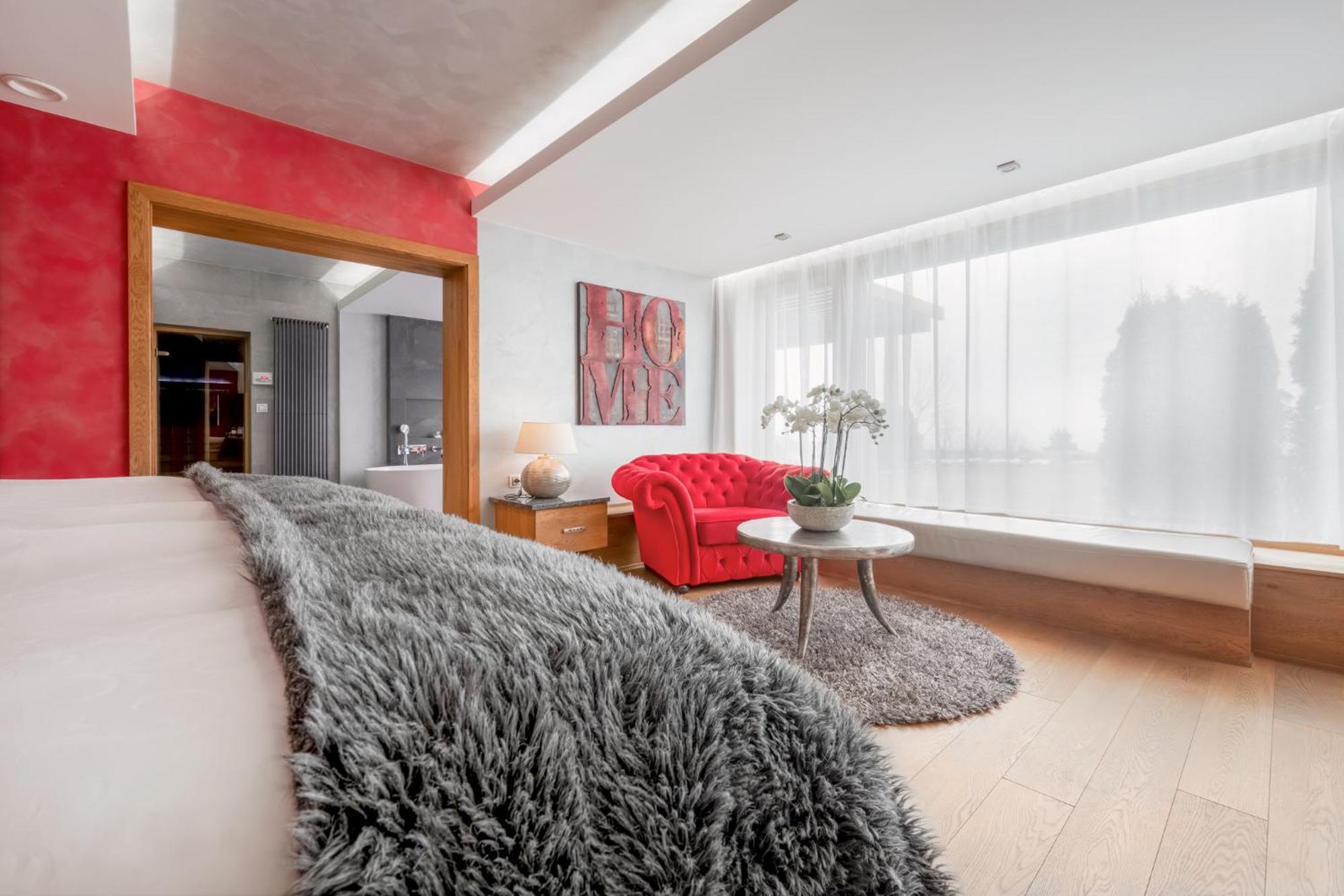 Wellness Hotel V Nebi Korenov Bagian luar foto